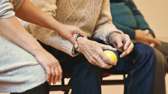 会津若松市の高齢者福祉サービス「施術所利用券」の交付対象年齢75歳以上の人口をe-Stat APIで調べてみた