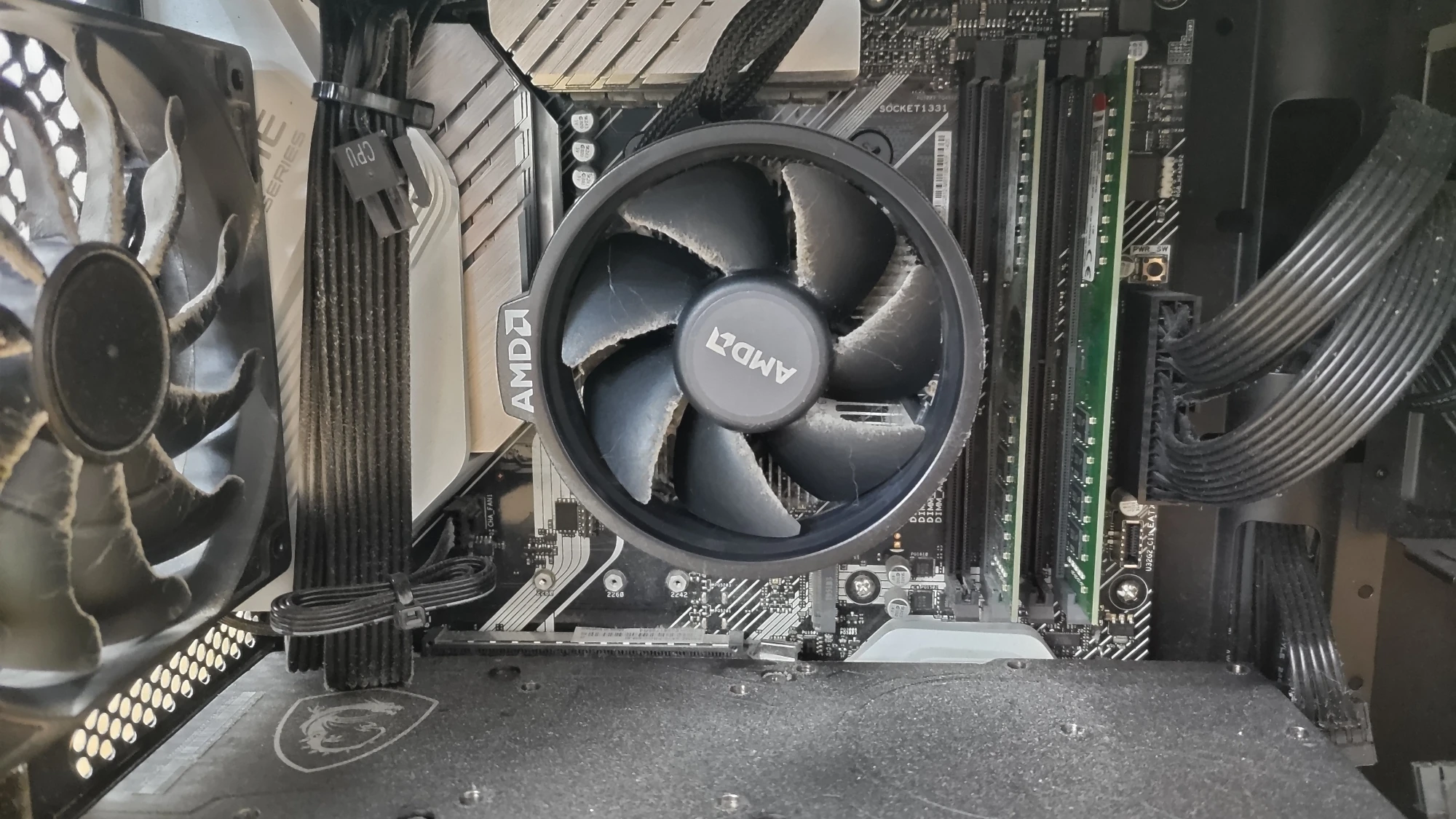 会社サーバーPCの内部を清掃した話